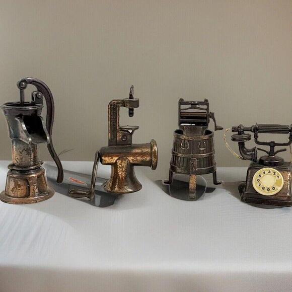 Vintage Durham Industries MetalDie Cast MiniatureFurniture Set Of 4